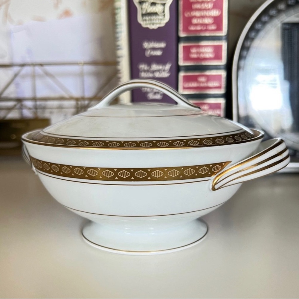 Noritake Porcelain Sugar Bowl with Lid, Richmond Pattern Japan, 22k Gold